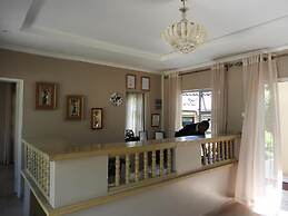 2 Bedroomed Apartment With En-suite and Kitchenette - 2069