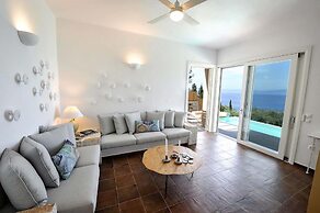 Apeiron I Villa - Instaworthy Views Ace Location