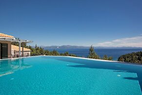 Danai Villa - Charming Escape With Oceanside Views