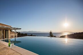 Danai Villa - Charming Escape With Oceanside Views