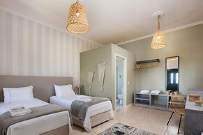 Danai Villa - Charming Escape With Oceanside Views