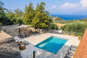 Serenity - Beautiful Newly Renovated Villa Close to Lakka