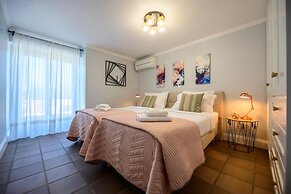 Serenity - Beautiful Newly Renovated Villa Close to Lakka