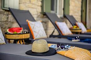 Serenity - Beautiful Newly Renovated Villa Close to Lakka