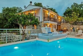 Angelina Villa - Four Bedroom Traditional Paxos Villa