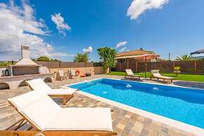 Villa Bora With Private Pool