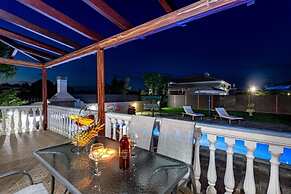 Villa Bora With Private Pool