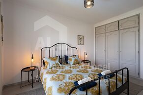 Ocean Apartment by Acasadascasas