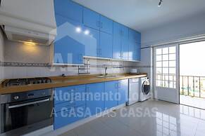 Ocean Apartment by Acasadascasas