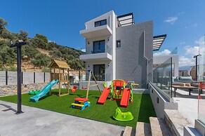 Luxurious Villa Micha - With 150m Pool