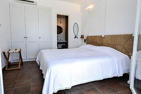 Apeiron II Villa - Sunny Modern Pool - Walk to Gaios