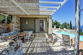 Apeiron II Villa - Sunny Modern Pool - Walk to Gaios