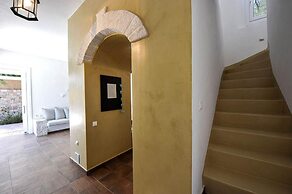 Apeiron II Villa - Sunny Modern Pool - Walk to Gaios