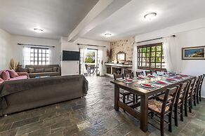 Dim Art Villa - With Private Pool