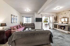 Dim Art Villa - With Private Pool