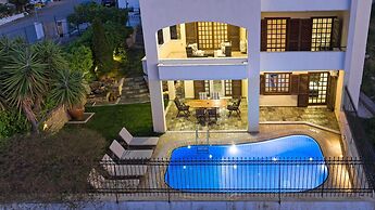 Dim Art Villa - With Private Pool