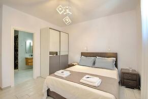 Tania Villa - Elegant 4 BR Villa With Private Pool