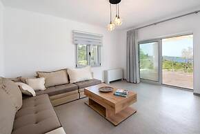 Tania Villa - Elegant 4 BR Villa With Private Pool