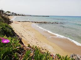 Pan Asia Seaview Apartment 3