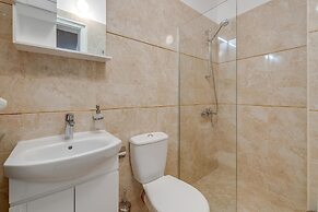 Beautiful Jewel in the TOP Centre