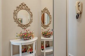 Beautiful Jewel in the TOP Centre