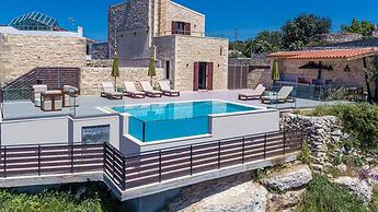 Dim Luxury Villa - With Private Pool