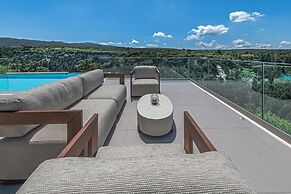 Dim Luxury Villa - With Private Pool