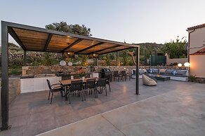 Villa Eagles - With Private Pool