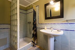 Villa Safarujo by Acasadascasas