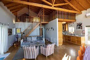 Villa Safarujo by Acasadascasas