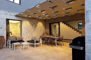 Dodici Luxury Villa - With Heated Pool