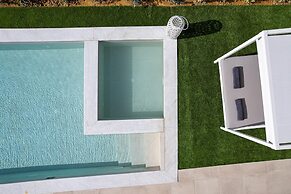 Dodici Luxury Villa - With Heated Pool