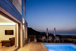 Dodici Luxury Villa - With Heated Pool