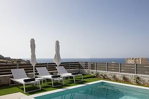 Dodici Luxury Villa - With Heated Pool