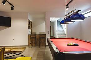 Dodici Luxury Villa - With Heated Pool