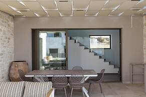 Dodici Luxury Villa - With Heated Pool