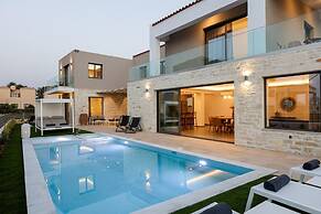 Dodici Luxury Villa - With Heated Pool