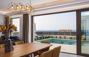 Dodici Luxury Villa - With Heated Pool