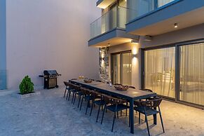 Luxury Villa Aqua With 2 Private Pools