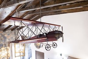 Dandy On The Hill 1 103 sq m Up to 7 People