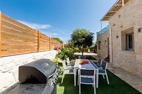 Villa Vera - With Private Heated Pool Jacuzzi