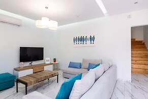 Villa Vera - With Private Heated Pool Jacuzzi