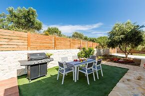 Villa Vera - With Private Heated Pool Jacuzzi