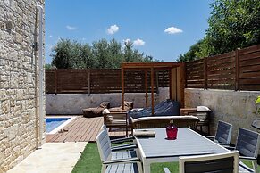 Villa Vera - With Private Heated Pool Jacuzzi