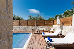 Villa Vera - With Private Heated Pool Jacuzzi