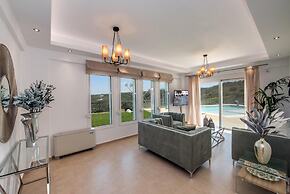 Luxury Villa Oasis 11 Bedrooms With Heated Pool