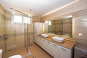 Luxury Villa Oasis 11 Bedrooms With Heated Pool