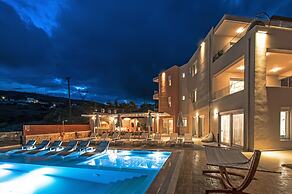 Luxury Villa Oasis 11 Bedrooms With Heated Pool