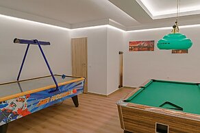 Luxury Villa Oasis 11 Bedrooms With Heated Pool