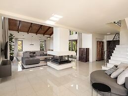 Villa Heora - The Floating Residence